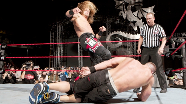 Edge faz cash-in em John Cena